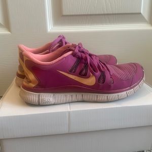 NIKE FREE 5.0 pink/magenta with peach lining used size 6